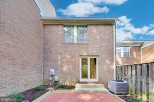 8932 Barrowgate Ct, Potomac, MD 20854 - Photo 22
