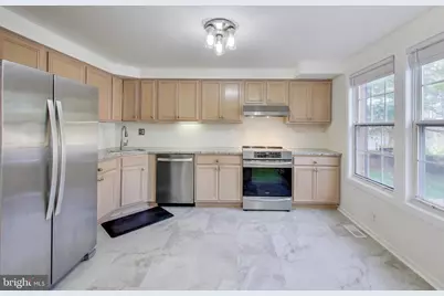 8932 Barrowgate Court, Potomac, MD 20854 - Photo 2
