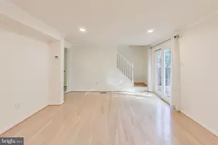8932 Barrowgate Ct, Potomac, MD 20854 - Photo 4