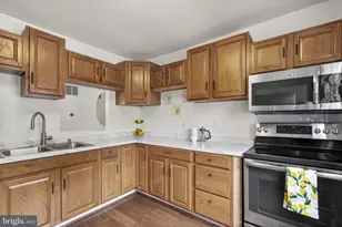 14 Blue Silo Ct, Gaithersburg, MD 20878 - Photo 6