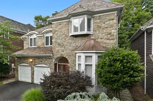 10314 Thornbush Ln, Bethesda, MD 20814 - Photo 4