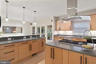10314 Thornbush Ln, Bethesda, MD 20814 - Photo 16