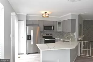 20116 Timber Oak Ln, Germantown, MD 20874 - Photo 2