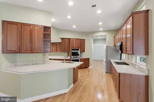 22401 Brook Point Way, Clarksburg, MD 20871 - Photo 18