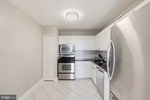 5225 Pooks Hill Rd, Bethesda, MD 20814 - Photo 14