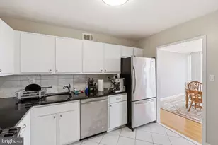 5225 Pooks Hill Rd, Bethesda, MD 20814 - Photo 16