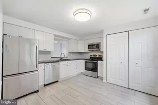 7 Leatherwood Ct, Burtonsville, MD 20866 - Photo 4