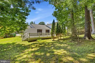 9 Duvall Ln, Gaithersburg, MD 20877 - Photo 74