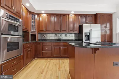 9986 Foxborough Circle, Rockville, MD 20850 - Photo 8