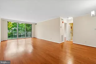 4977 Battery Ln, Bethesda, MD 20814 - Photo 2