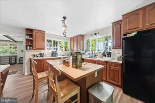 20800 Whites Ferry Rd, Poolesville, MD 20837 - Photo 58