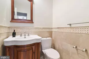 10127 Crestberry Pl, Bethesda, MD 20817 - Photo 14