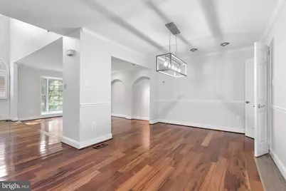 10127 Crestberry Place, Bethesda, MD 20817 - Photo 8