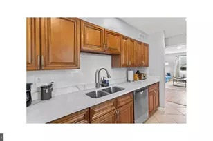 2 Burgundy Ct, Rockville, MD 20850 - Photo 8