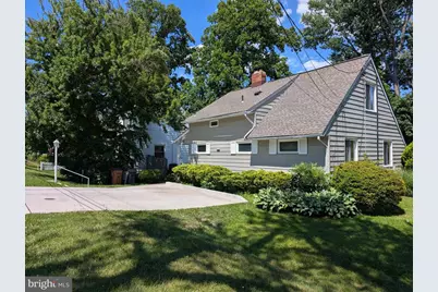 5812 Wainwright Avenue, Rockville, MD 20851 - Photo 2
