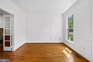 9705 Holloway Hill, Potomac, MD 20854 - Photo 6