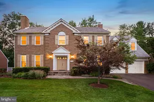 9705 Holloway Hill, Potomac, MD 20854 - Photo 2