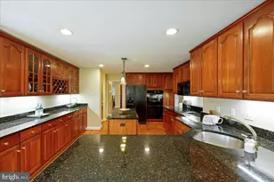 5735 Bradley Blvd, Bethesda, MD 20814 - Photo 32