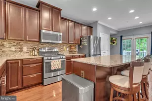 11681 Emerald Green Dr, Clarksburg, MD 20871 - Photo 16