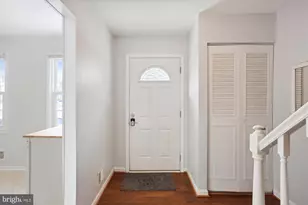 36 Prairie Rose Ct, Gaithersburg, MD 20878 - Photo 2