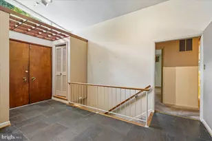 9009 Charred Oak Dr, Bethesda, MD 20817 - Photo 2