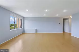 10201 Grosvenor Pl, North Bethesda, MD 20852 - Photo 8