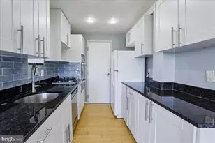 10201 Grosvenor Pl, North Bethesda, MD 20852 - Photo 18