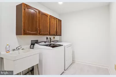 10904 Roundtable Court, Rockville, MD 20852 - Photo 18