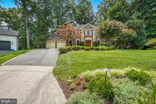 10904 Roundtable Ct, Rockville, MD 20852 - Photo 2