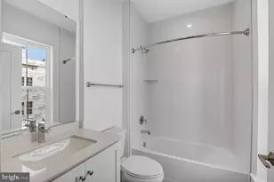 2521 Farmstead Dr, Rockville, MD 20850 - Photo 10