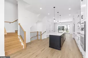 8622 Erdem Pl, Chevy Chase, MD 20815 - Photo 4