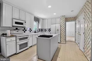 7317 Olive Tree Ct, Gaithersburg, MD 20879 - Photo 4