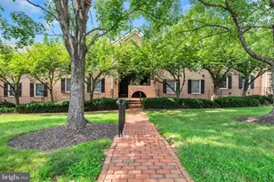 5702 Brewer House Cir, Rockville, MD 20852 - Photo 1