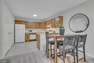 5702 Brewer House Cir, Rockville, MD 20852 - Photo 10