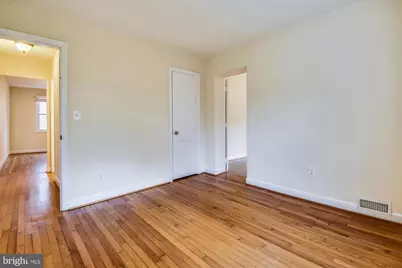 210 E Hamilton Avenue, Silver Spring, MD 20901 - Photo 8