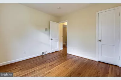 210 E Hamilton Avenue, Silver Spring, MD 20901 - Photo 12