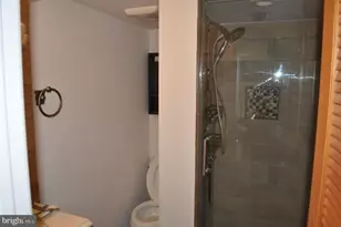 6000 Greentree Rd, Bethesda, MD 20817 - Photo 26