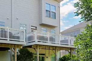 10225 Hilltop Ascent Dr, Rockville, MD 20850 - Photo 4