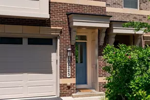 10225 Hilltop Ascent Dr, Rockville, MD 20850 - Photo 2