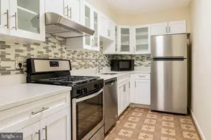 10320 Westlake Dr, Bethesda, MD 20817 - Photo 12