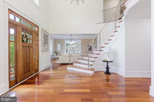 9715 Singleton Dr, Bethesda, MD 20817 - Photo 2