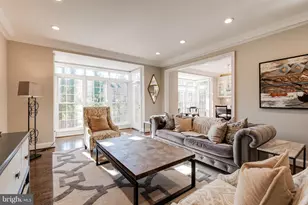 5920 Maplewood Park Pl, Bethesda, MD 20814 - Photo 18