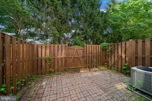 18613 Village Fountain Dr, Gaithersburg, MD 20874 - Photo 18