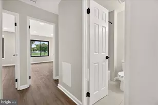 9915 Ridgeline Dr, Gaithersburg, MD 20886 - Photo 18