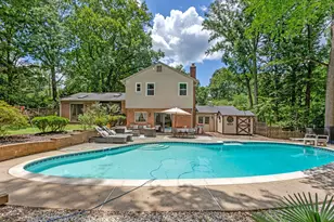 11117 Whisperwood Ln, North Bethesda, MD 20852 - Photo 1