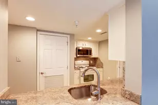 11710 Old Georgetown, North Bethesda, MD 20852 - Photo 10