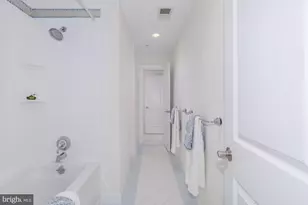 5601 Vernon Pl, Bethesda, MD 20817 - Photo 36