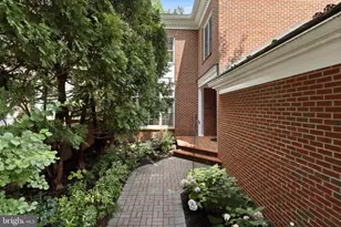10807 Hidden Trail Ct, Potomac, MD 20854 - Photo 2