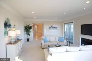 10401 Grosvenor Pl, Rockville, MD 20852 - Photo 12