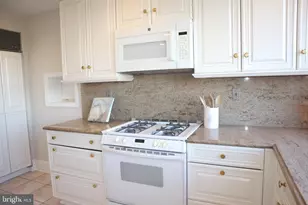 10401 Grosvenor Pl, Rockville, MD 20852 - Photo 30
